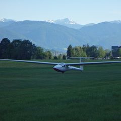 Flugwegposition um 16:32:43: Aufgenommen in der Nähe von Gemeinde Langkampfen, Österreich in 566 Meter